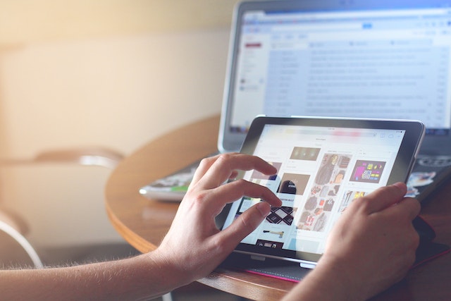 Person making a digital estate plan