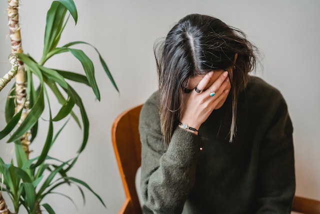 distressed woman making planning mistakes